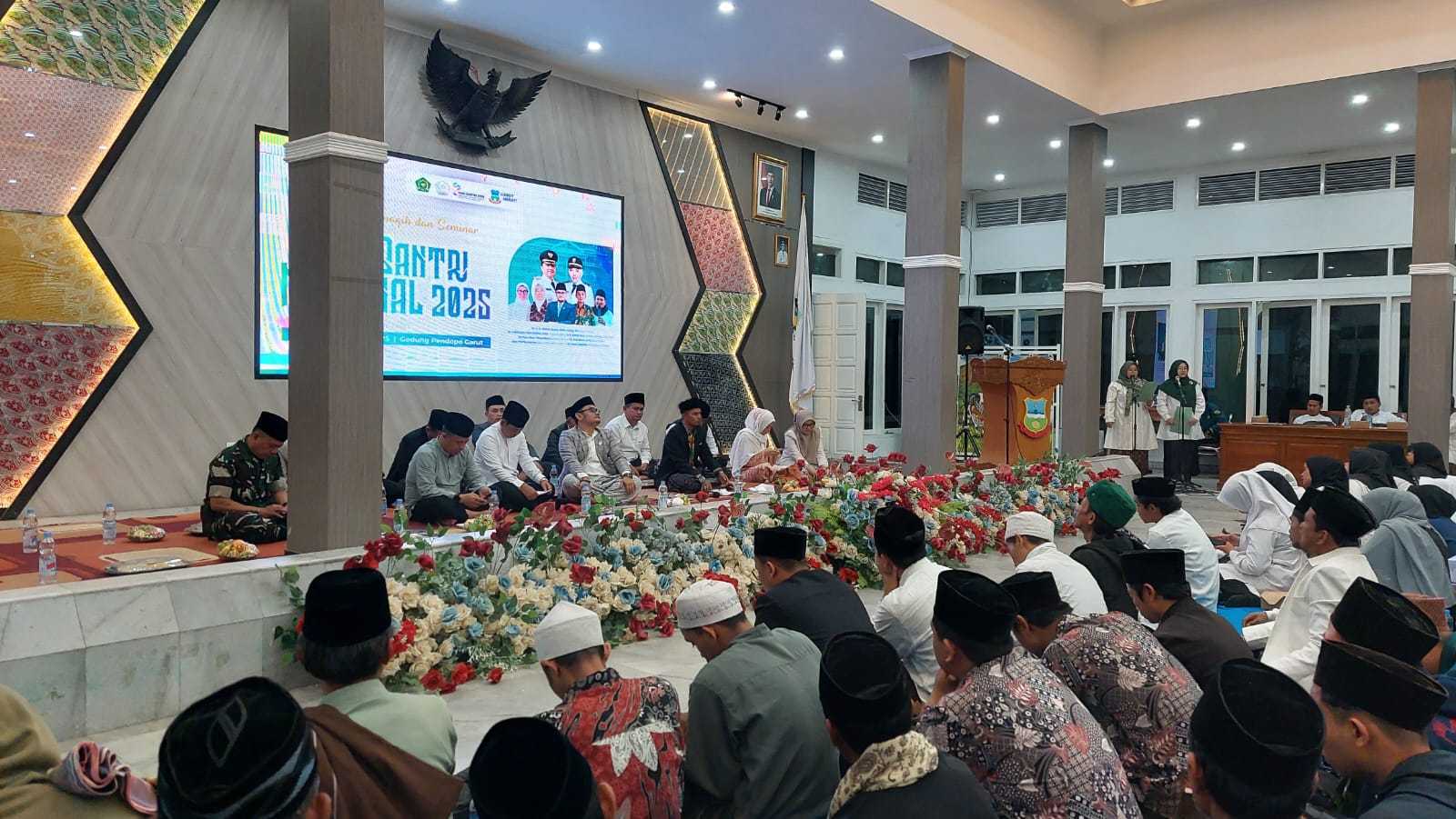 Santri Garut Rayakan Hari Santri Nasional 2025, Ketua FKDT Tegaskan Komitmen Santri untuk Bangsa dan Lingkungan