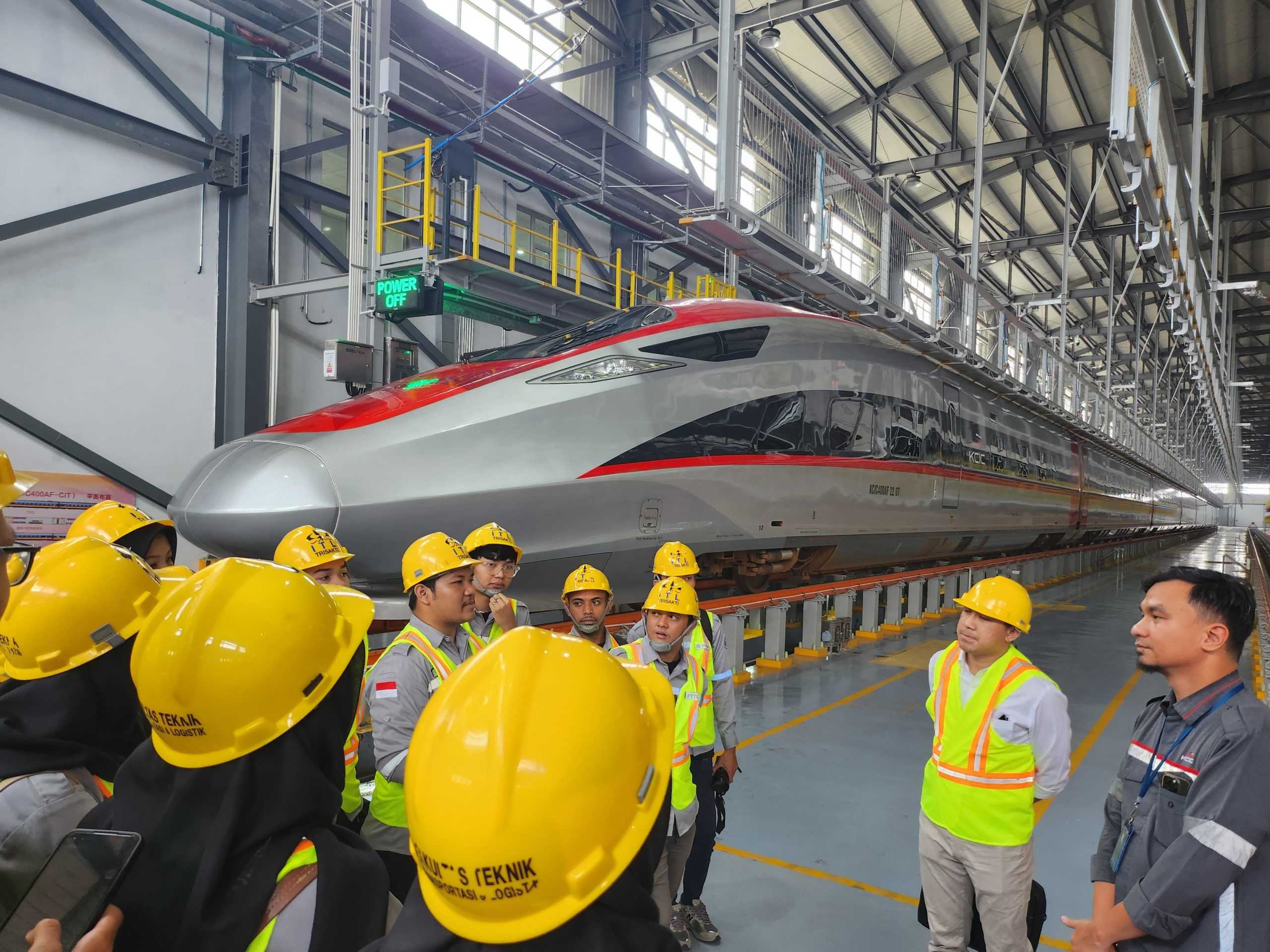 Agus Pambagio dan Mahfud MD Soroti Dugaan Kejanggalan Proyek Kereta Cepat, Singgung Kontrak Rahasia dengan Cina