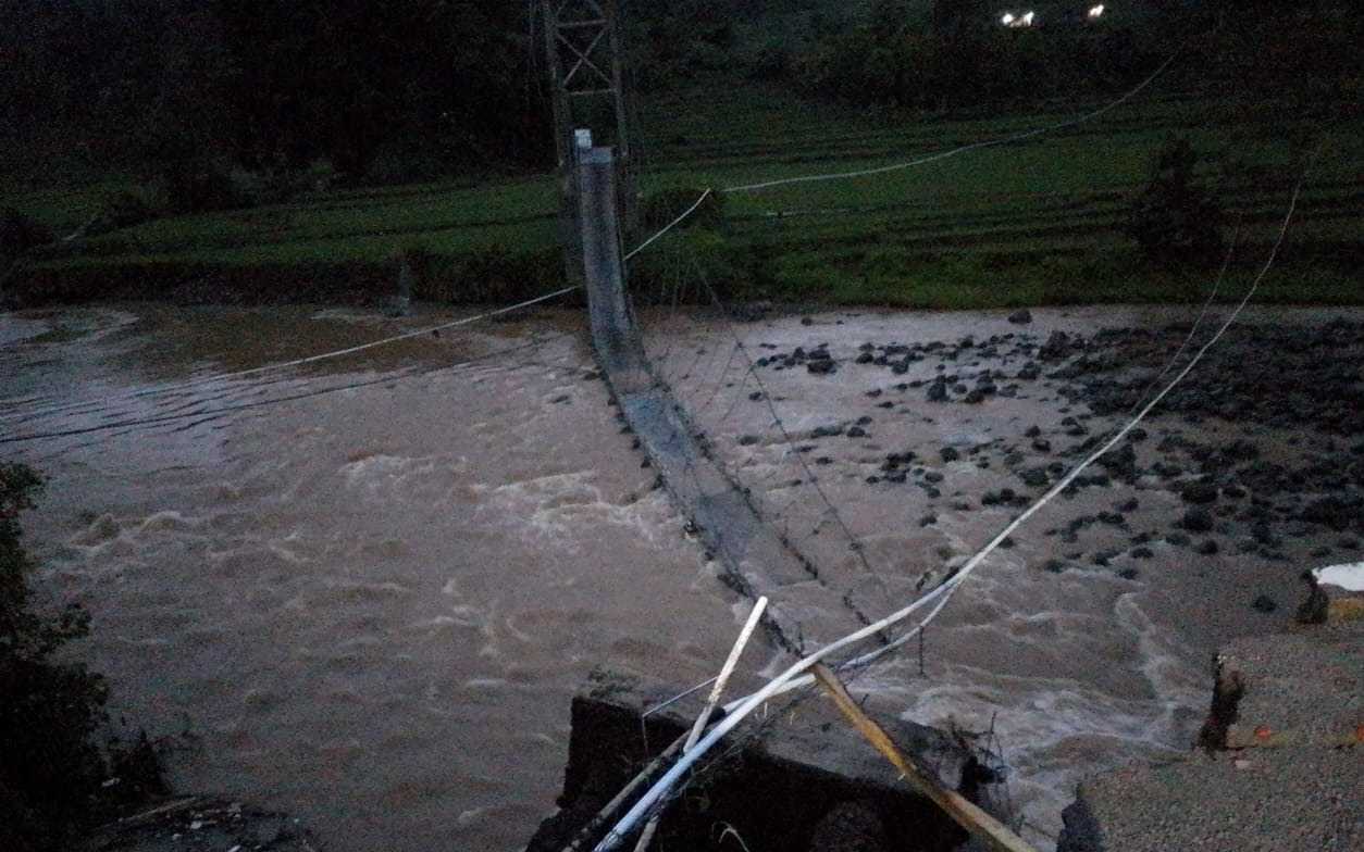 200 Siswa Terputus Akses, Tiga Perahu Karet Disiagakan sebagai Penyeberangan Darurat