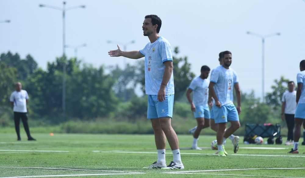 Jeda Kompetisi Dinilai Menguntungkan, Thom Haye Siap Sambut Laga Persib Bandung vs Dewa United