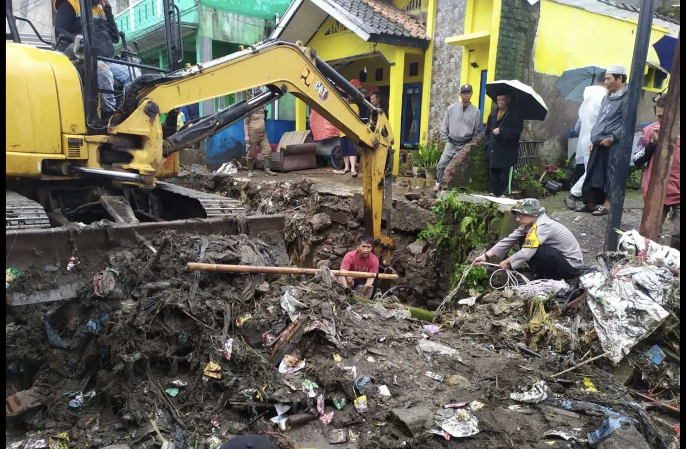 Bupati Garut Tegaskan Bangunan Penghambat Saluran Air di Cisurupan Akan Dibongkar