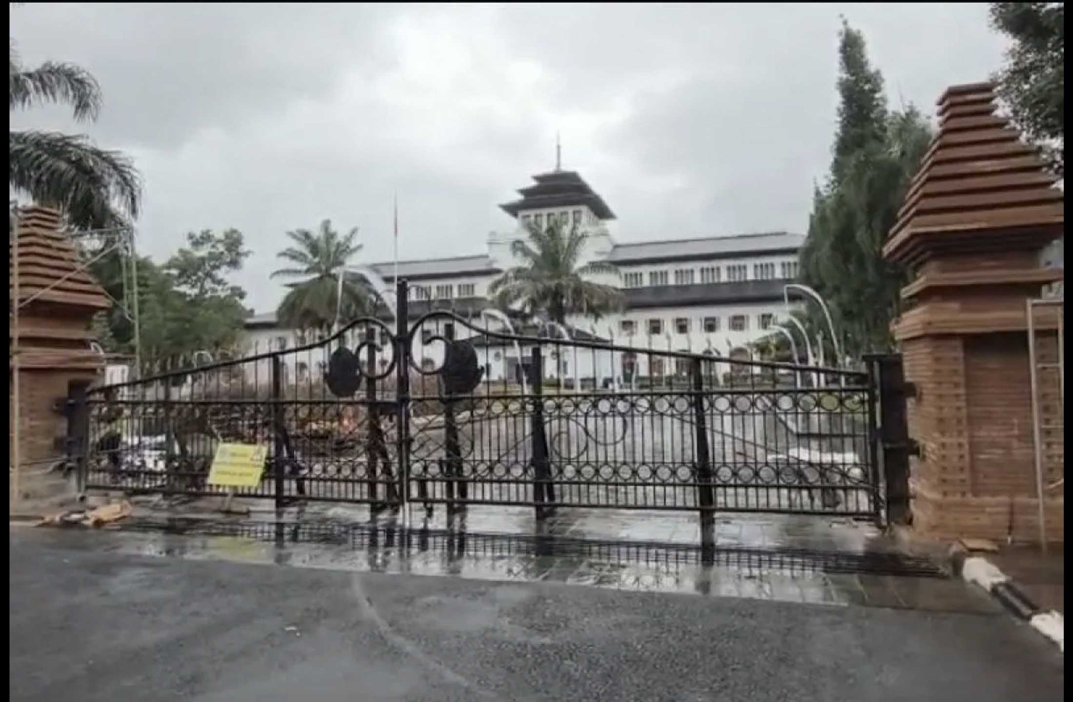 Renovasi Gerbang Gedung Sate Bernilai Rp3,9 Miliar Tuai Sorotan Publik