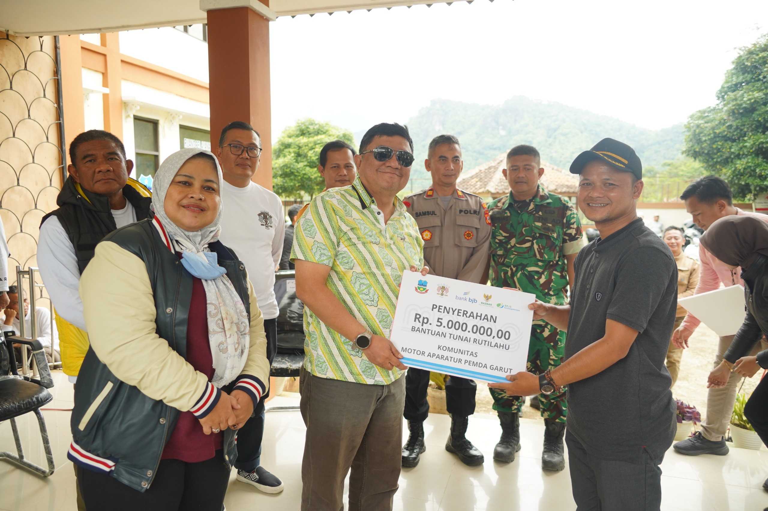 Sentuh Warga Pelosok, Bupati Garut dan MARAG Gelar Aksi Sosial di Cihurip