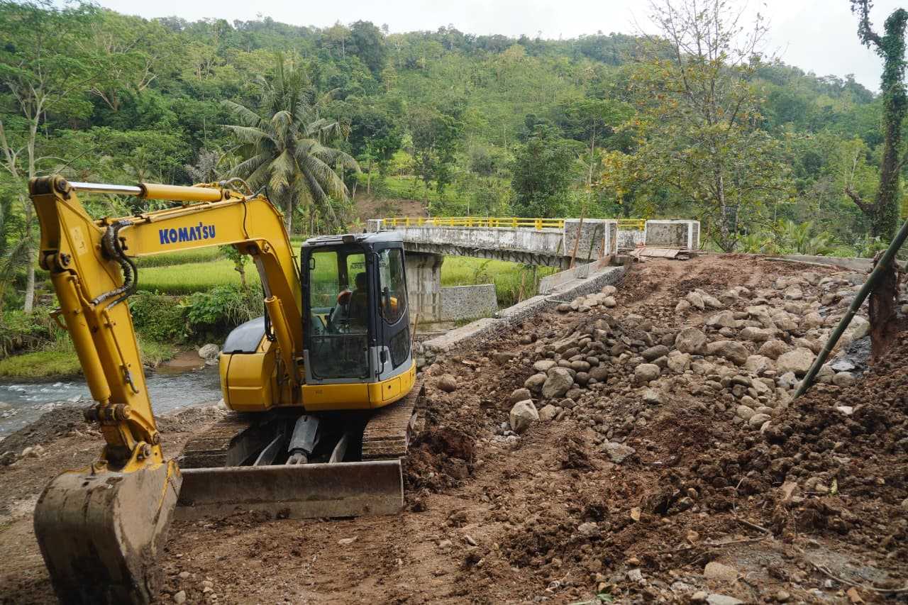Jembatan Cibera Dipantau Langsung Bupati, Warga Harap Akses Ekonomi Segera Pulih