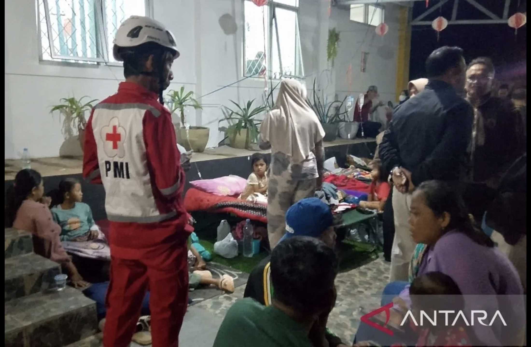 Diduga Keracunan Menu MBG, 180 Siswa di Cikalongkulon Cianjur Jalani Perawatan Medis