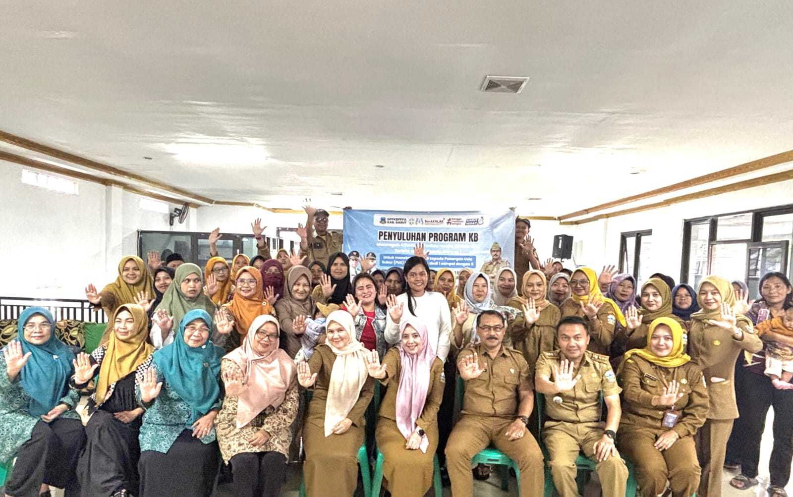 DPPKBPPPA Garut Gelar Rapat Garapan Khusus Penyuluhan KB di Cilawu untuk Tekan Kemiskinan Ekstrem dan AKI AKB