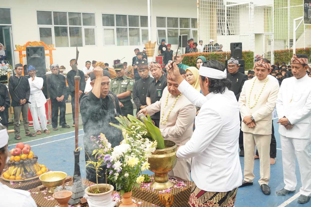 HJG ke-213, Bupati Garut Pimpin Upacara Adat dan Ziarah ke Makam Para Pendahulu