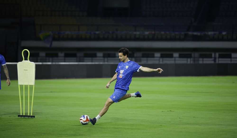 Thom Haye: Persib Siap Amankan Tiga Poin Saat Menjamu Persik Kediri