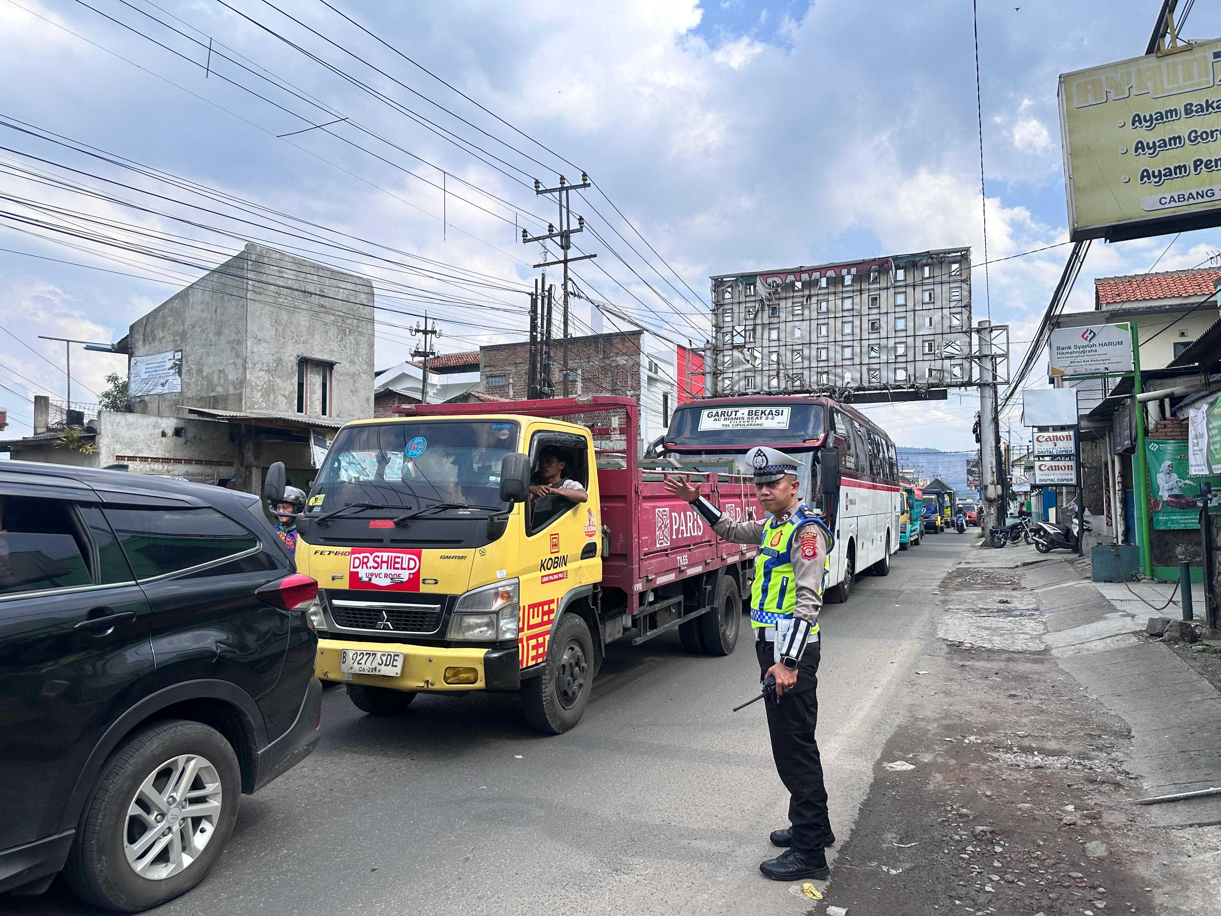 Hari Pertama Operasi Ketupat Lodaya 2026, Arus Kendaraan di Kadungora Masih Normal